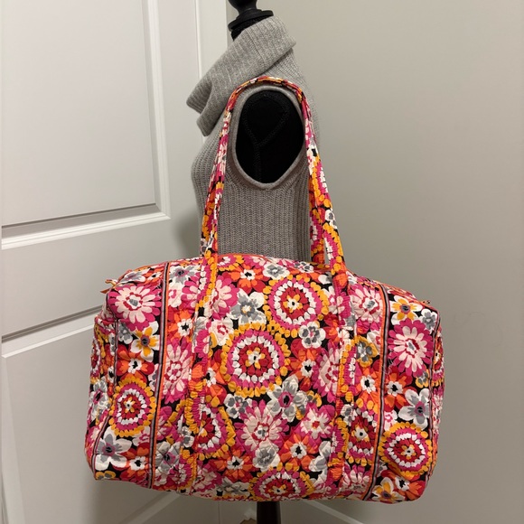 Vera Bradley Jumbo Weekender / Duffle Bag, EUC - Picture 1 of 7